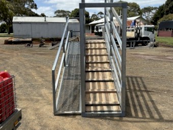 leeding steel cattle loading ramp 