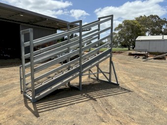 leeding steel cattle loading ramp 