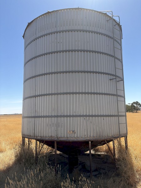 Nelson Silo